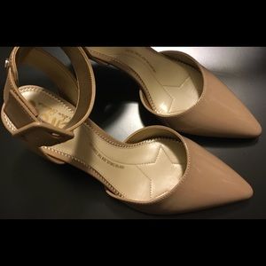 Nude circus pump by Sam Edelman ankle/buckle